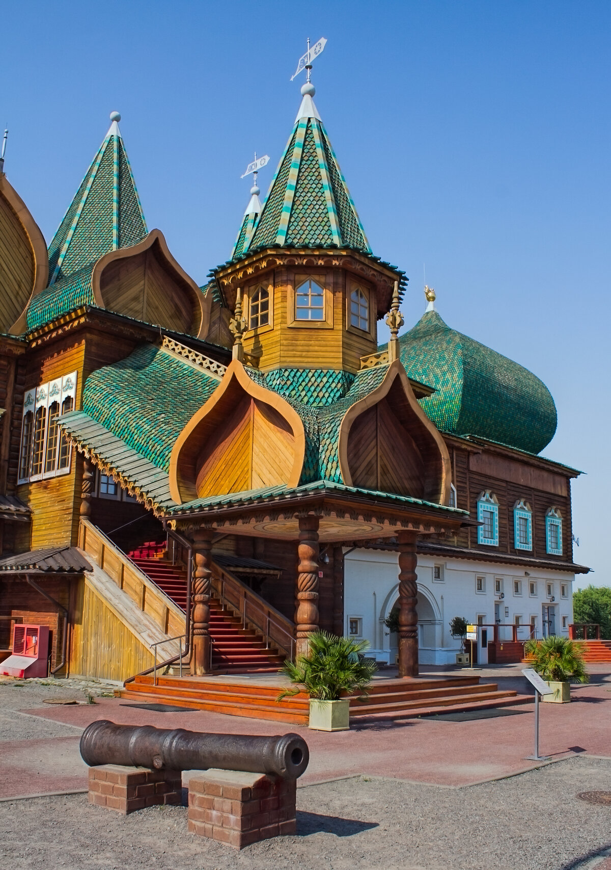 дворец царя алексея михайловича в коломенском фото