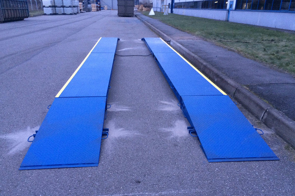 Картинка специальных весов для взвешивания груженых камазов для конкурса