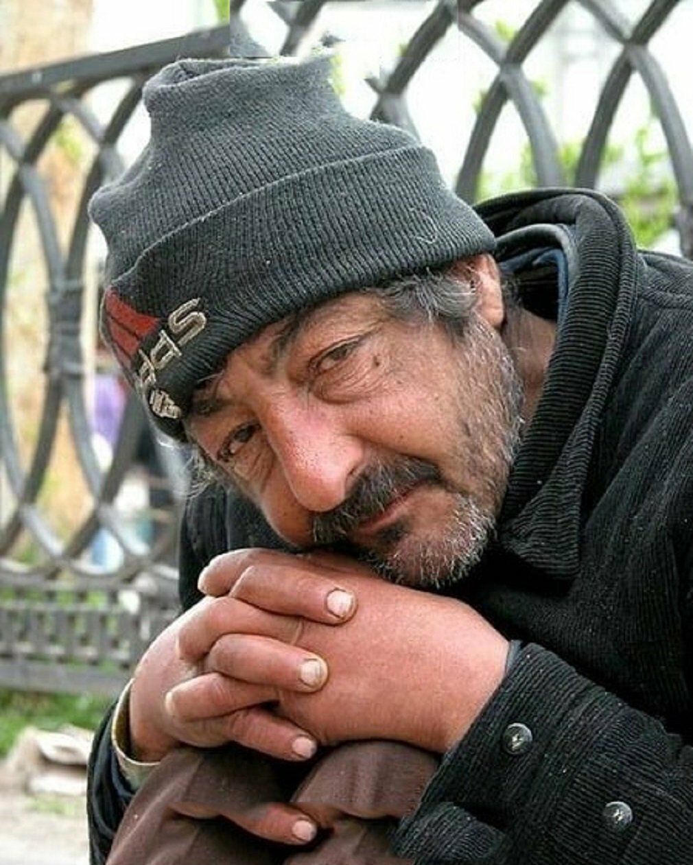 Стих бомж картинка