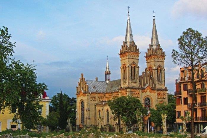 собор рождества пресвятой богородицы батуми фото