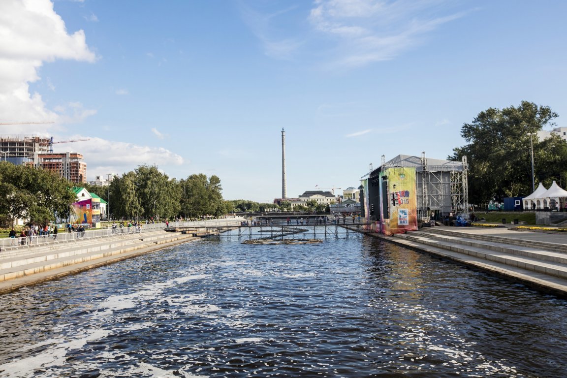 плотина городского пруда на реке исеть фото