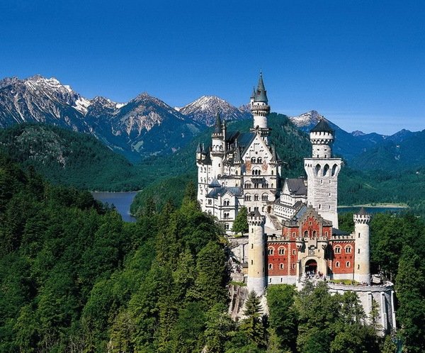 замок нойшванштайн германия фото
