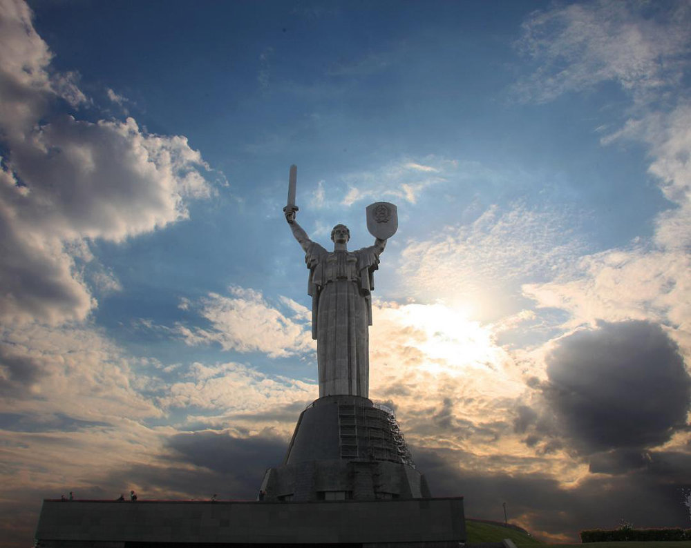 родина мать в киеве фото