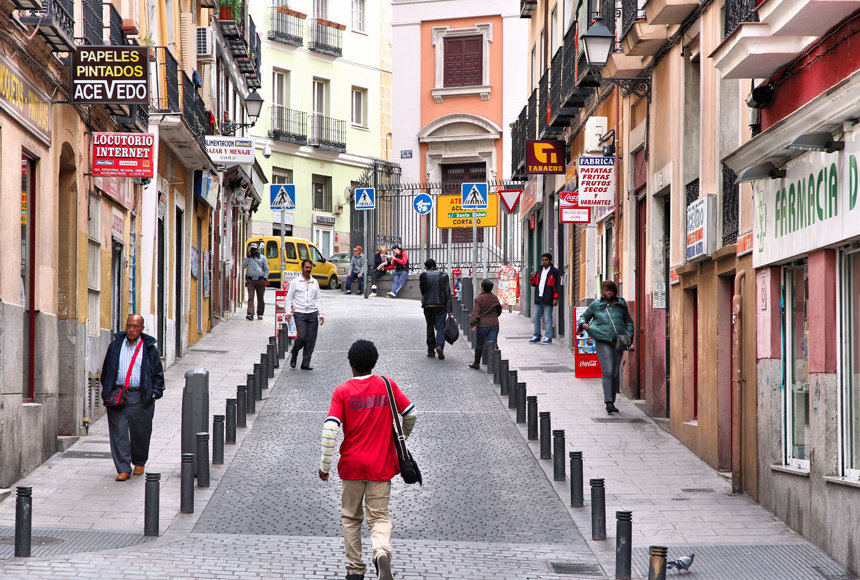madrid narrow streets фото