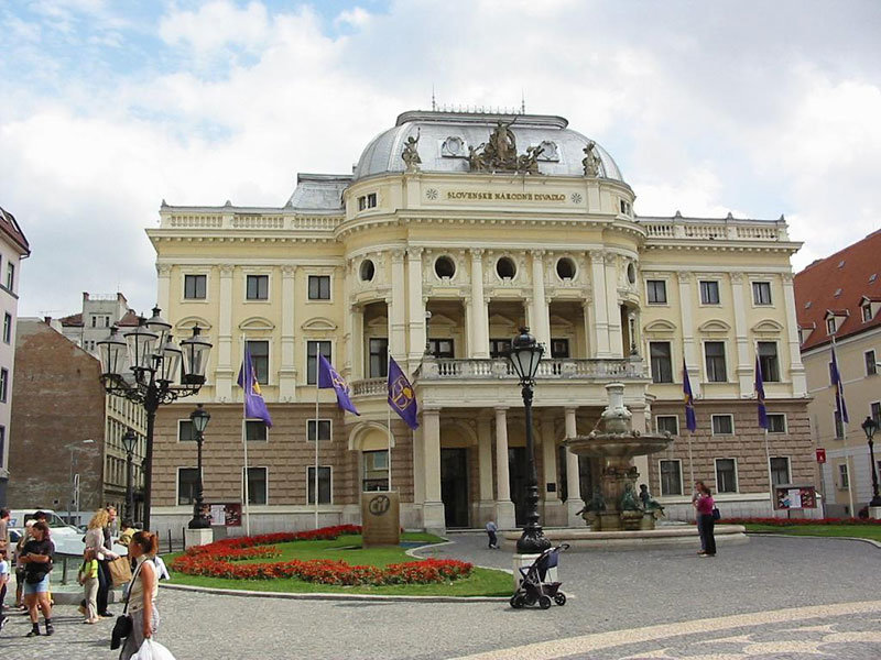 словацкий национальный театр в братиславе фото