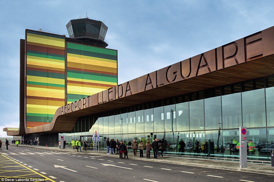 lleida–alguaire airport фото
