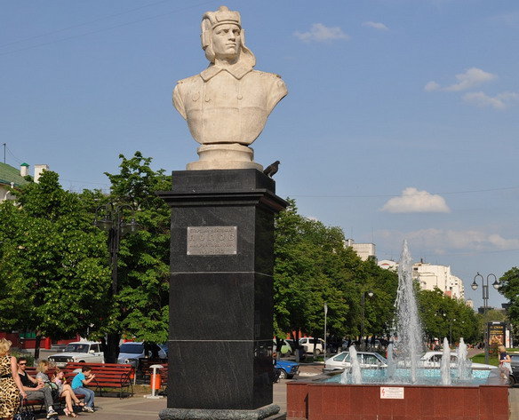 памятник попову в белгороде фото