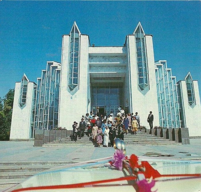 бишкек дворец бракосочетания фото