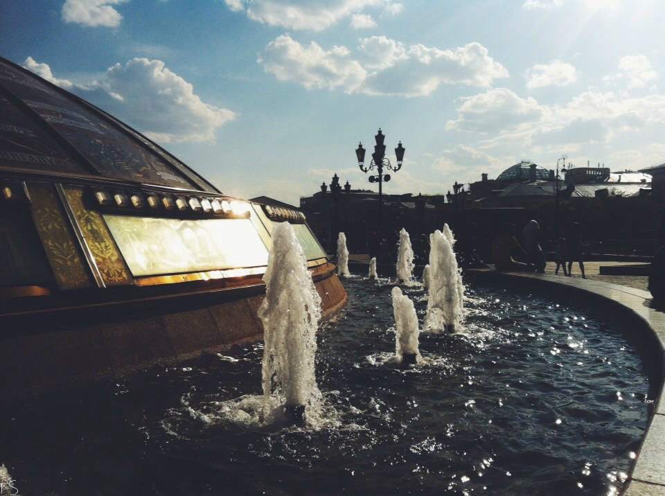 фонтан на манежной площади фото