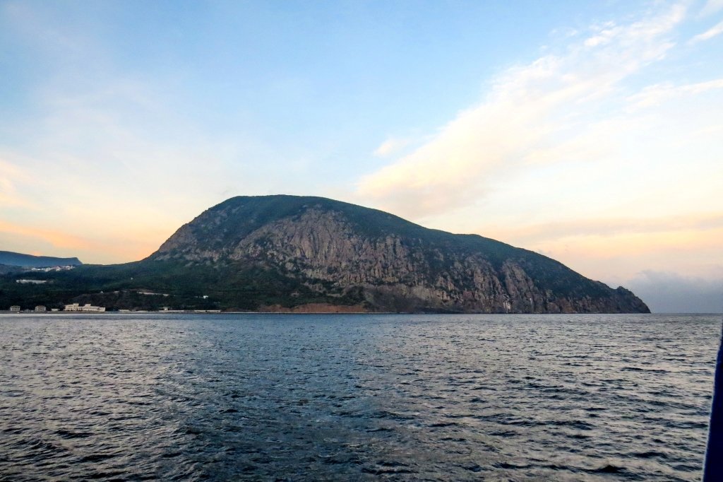гора медведь в крыму фото