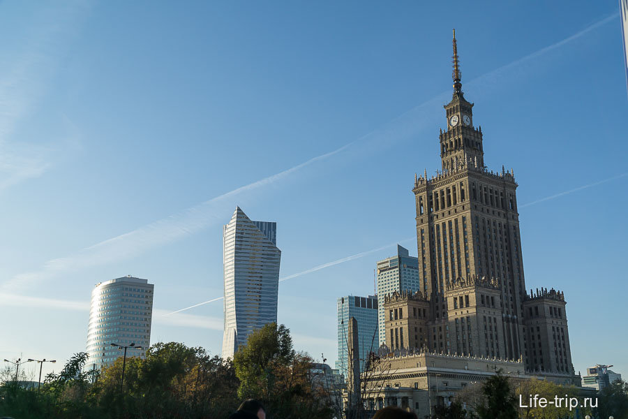 сталинская высотка в варшаве фото