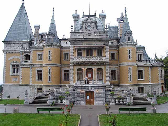 массандровский дворец ялта фото