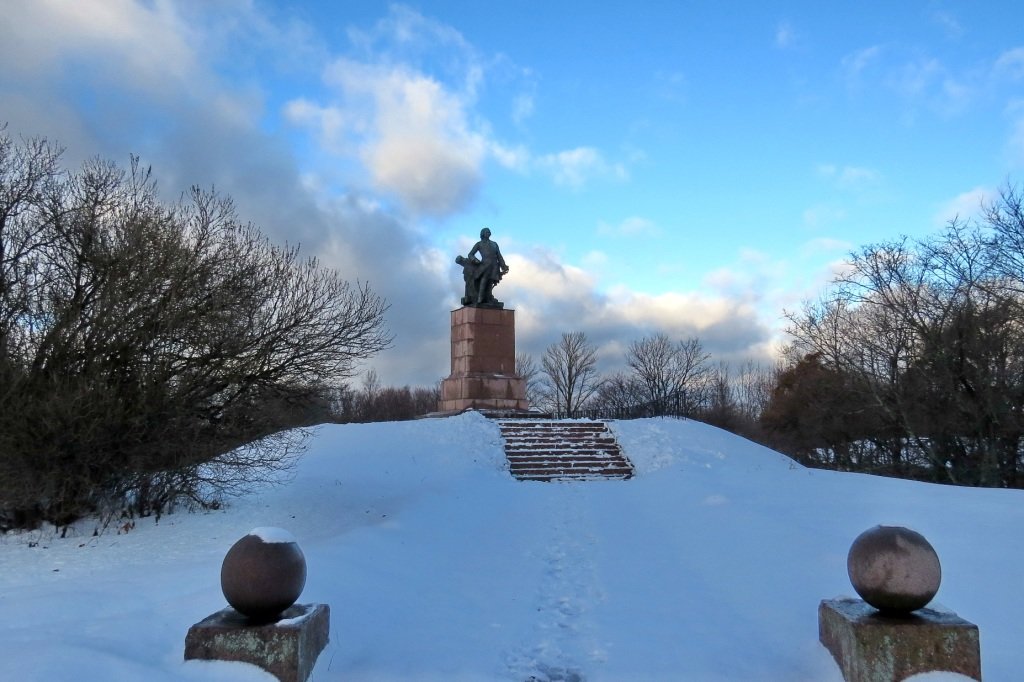 памятник петру в выборге фото