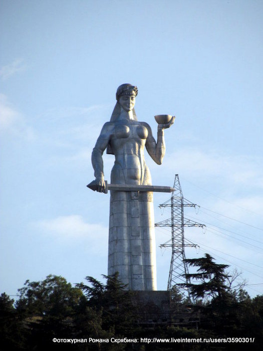 грузия мать памятник в тбилиси фото