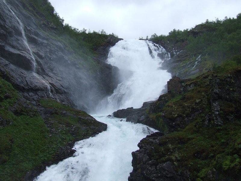 водопад кьосфоссен в норвегии фото