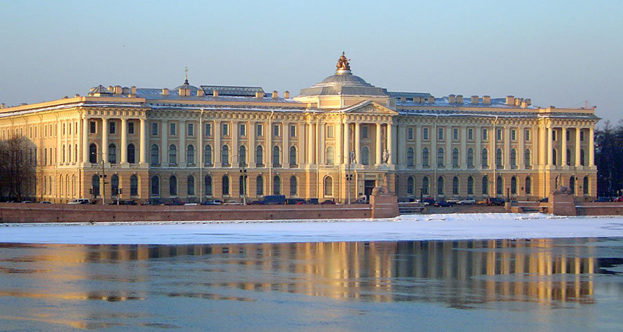 академия художеств в санкт петербурге фото