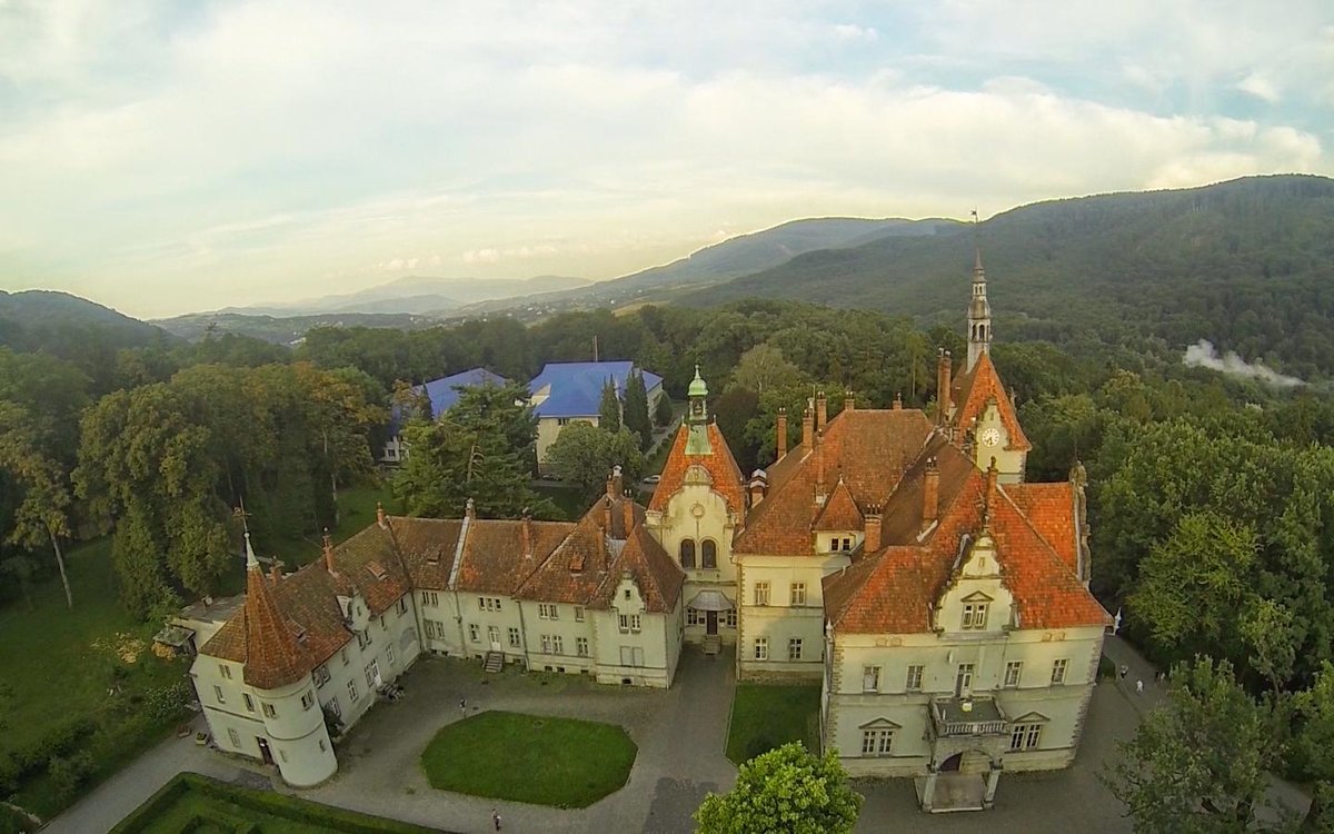 дворец шенборнов закарпатье фото