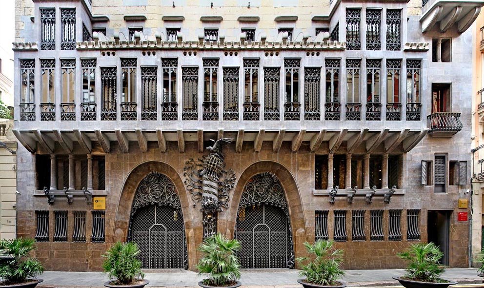 дворец гуэль (palau guell) фото