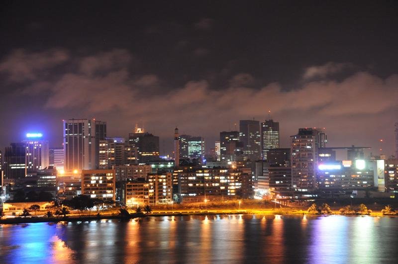 вид ночного города фото
