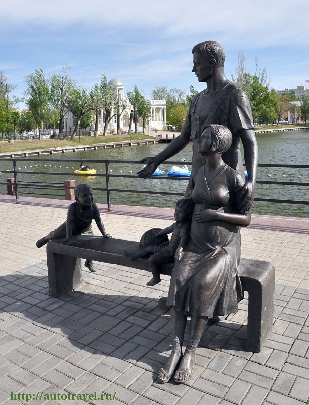 памятник семье фото