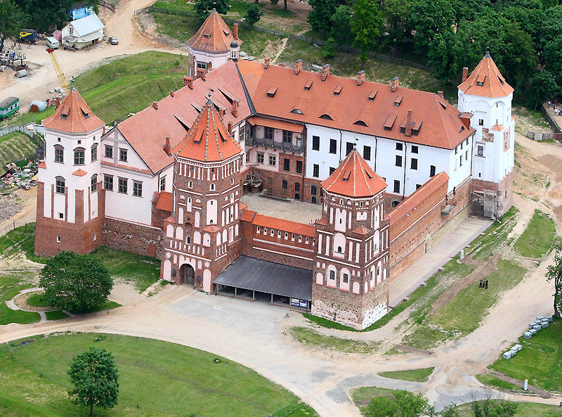 беларусь мирский замок фото