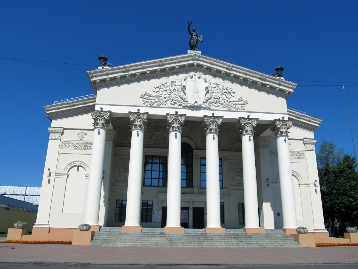 гомельский областной драматический театр гомель фото