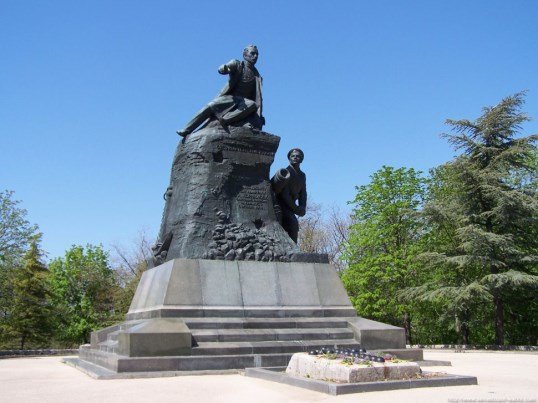памятник корнилову в севастополе фото