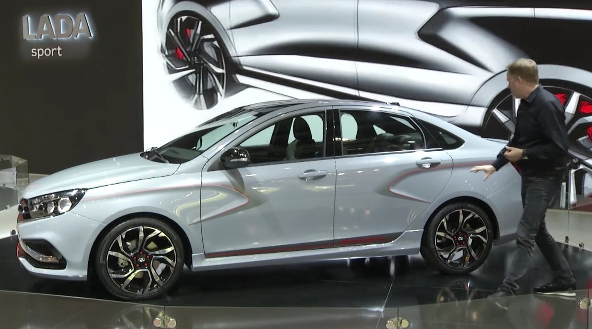 Octavia z Ruska: Ladné tvary, vylepšená dynamika Lady Vesta Sport!