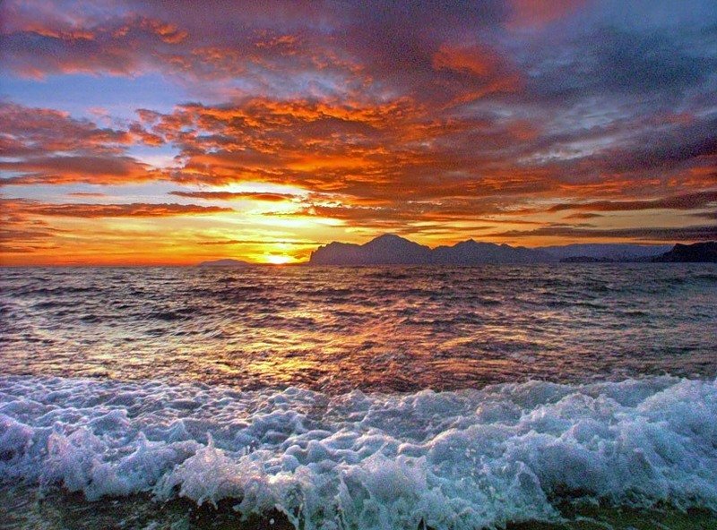 море волны закат фото
