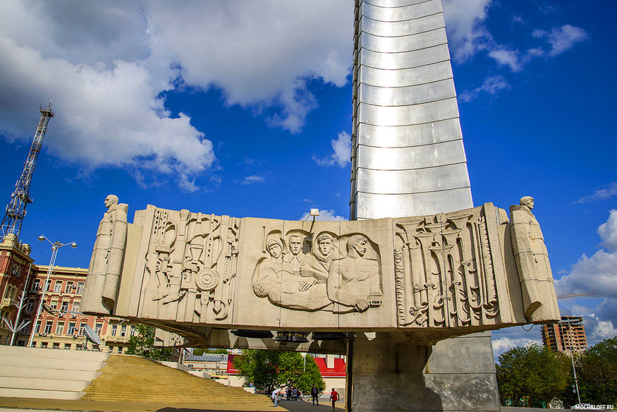 памятник стела фото