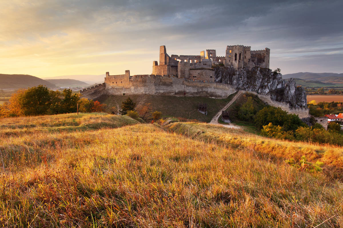 замок лоарре испания фото