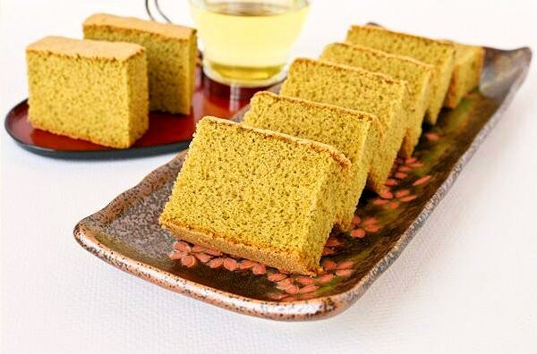 Матча Кастелла (Matcha Castella). 