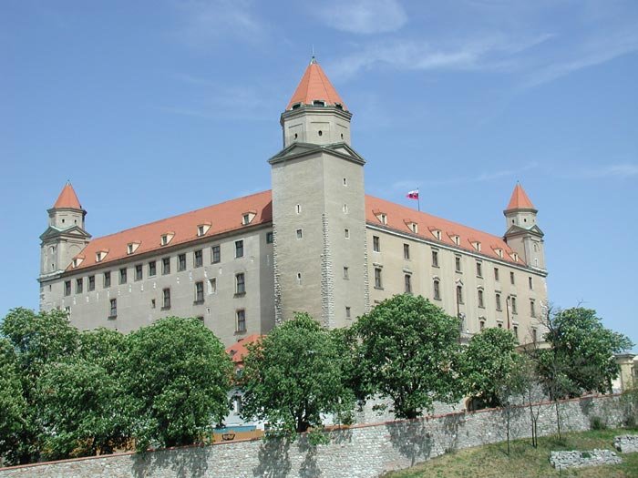 братислава замок град фото