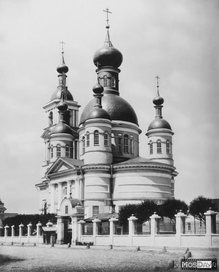 храм троицы живоначальной у салтыкова моста фото