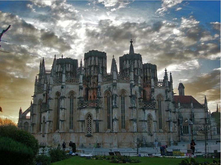 Монастырь Баталья фото