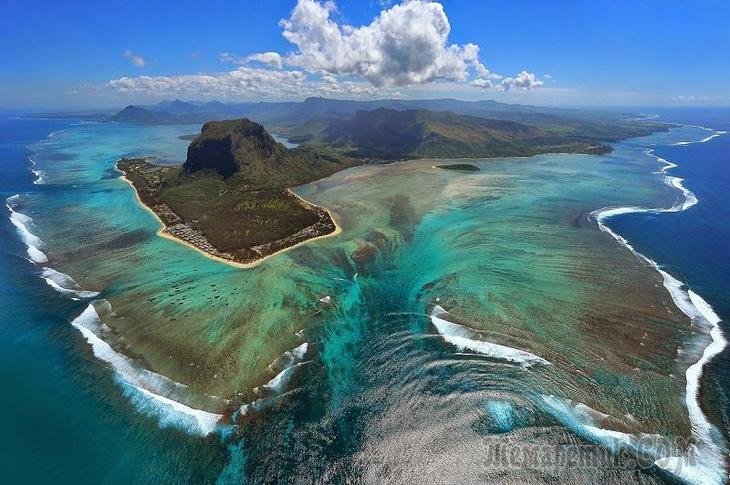 подводный водопад острова маврикий фото