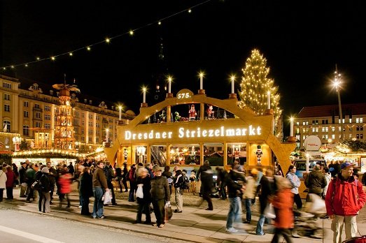 рождественская ярмарка striezelmarkt в дрездене фото