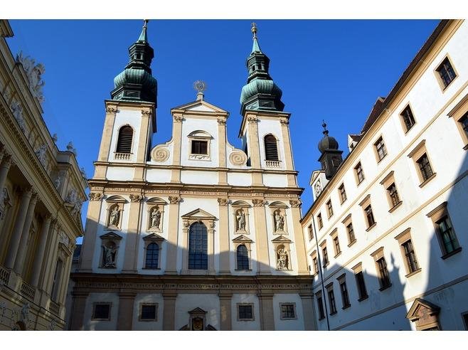 иезуитская церковь в вене фото