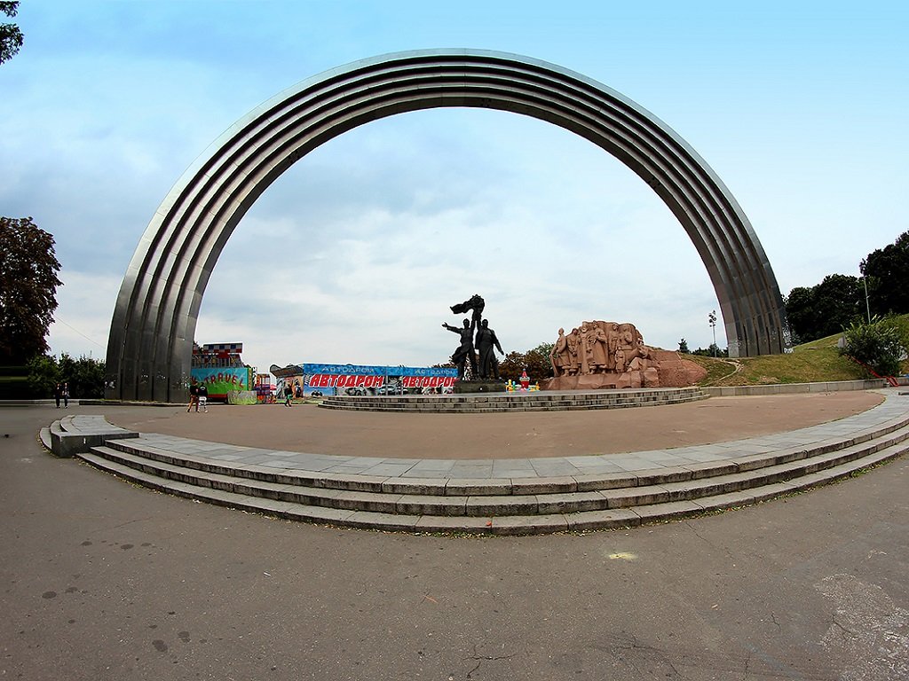 арка дружбы народов киев фото