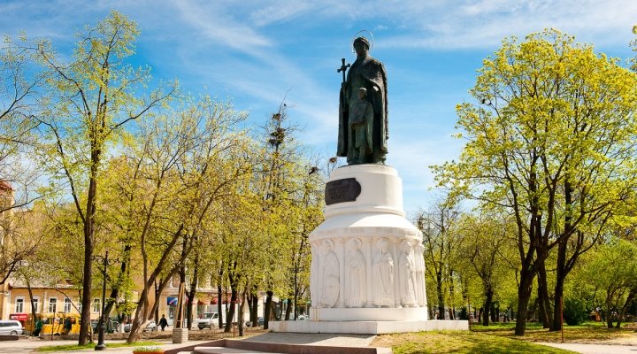 памятник княгине ольге псков фото