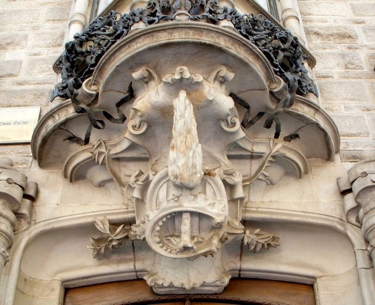 каса кальвет (casa calvet) фото