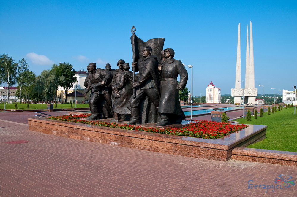 мемориальный комплекс "площадь победы" в витебске фото