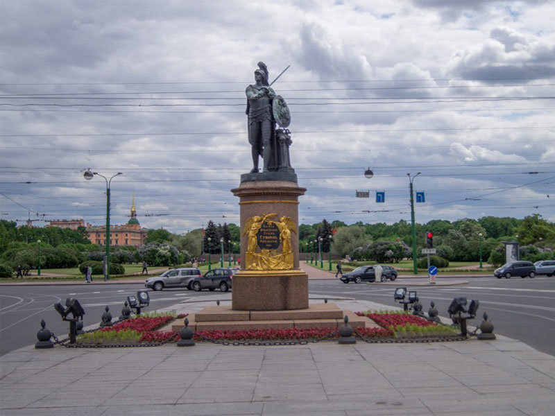 памятник суворову в санкт петербурге фото