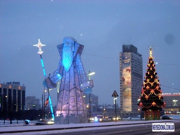 самая высокая новогодняя елка фото