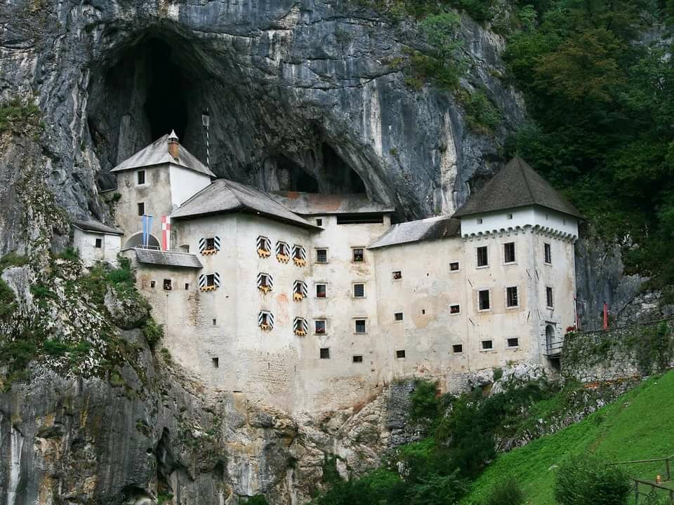 предъямский замок словения фото