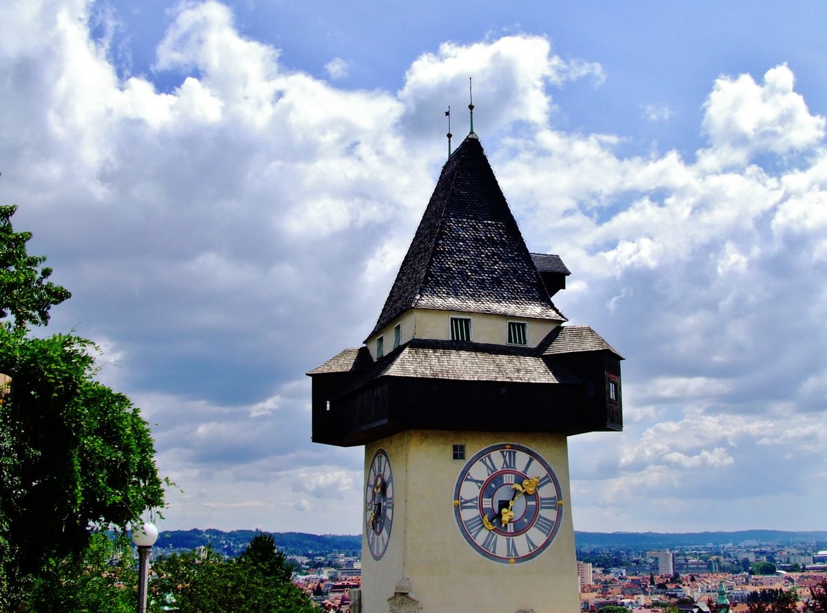 холм шлоссберг, часовая башня (грац) фото