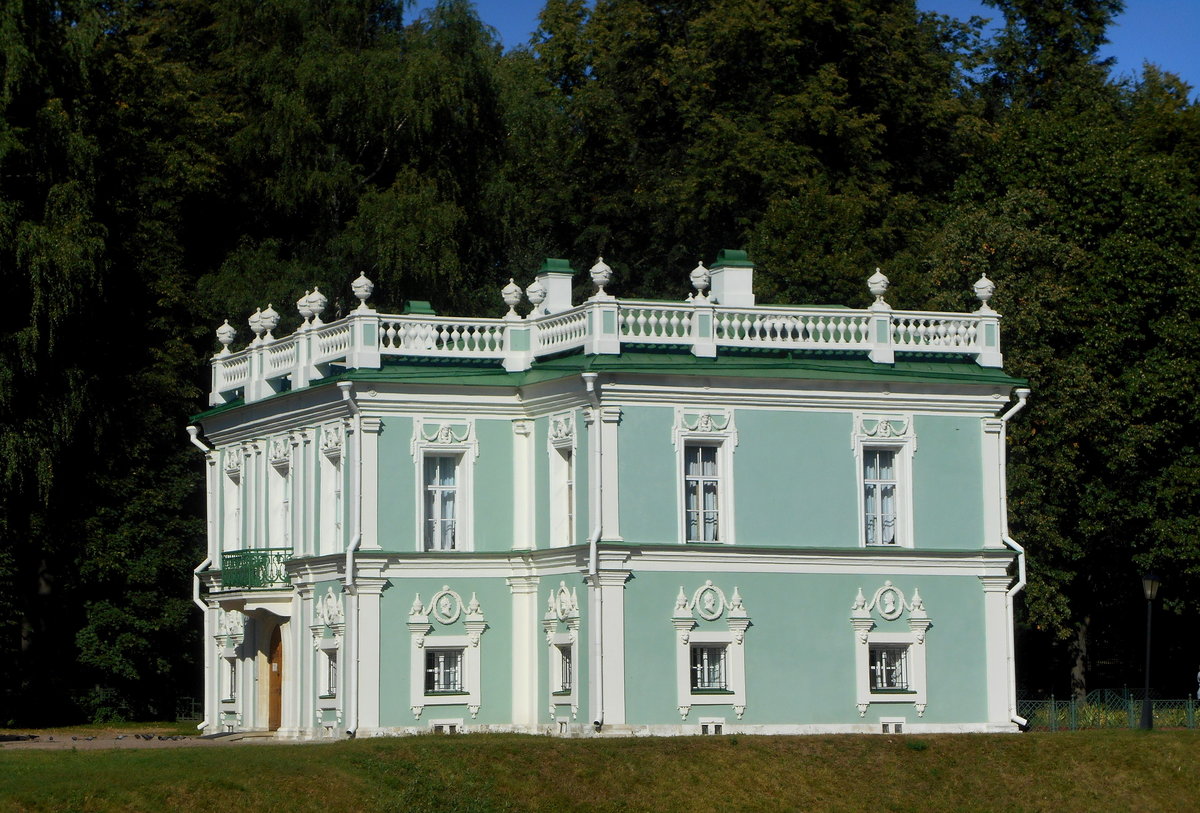 усадьба кусково итальянский домик фото