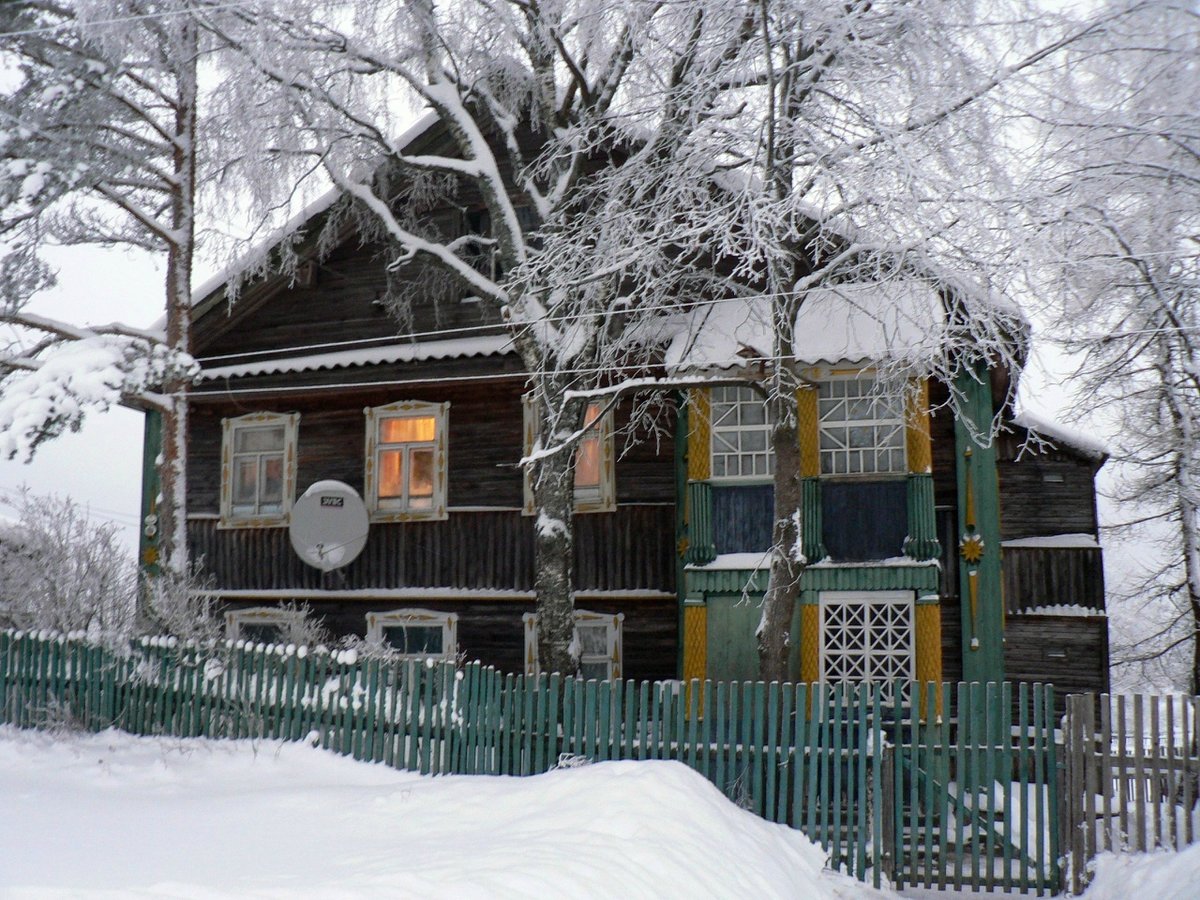 деревенский дом в инее фото