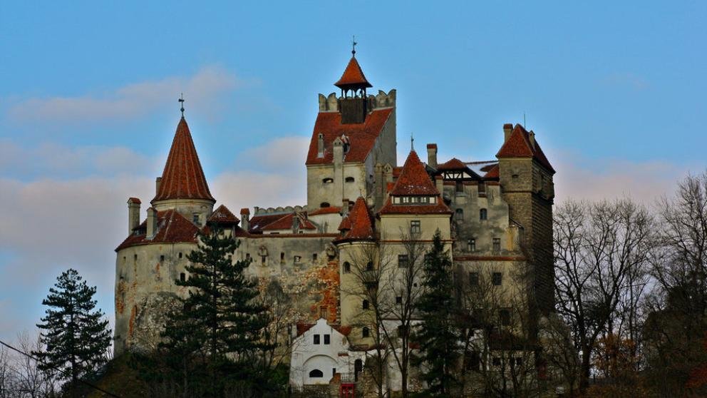 замок графа дракулы в румынии фото