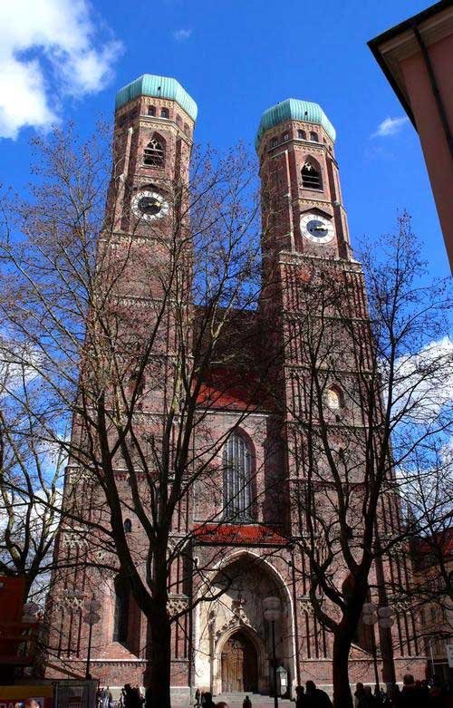 церковь фрауэнкирхе в мюнхене фото